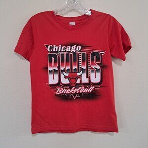 NBA Chicago Bulls Basketball team T-shirt‎ youth Medium Red short sleeve